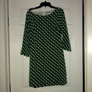 A dress for girls . I never worn it before .